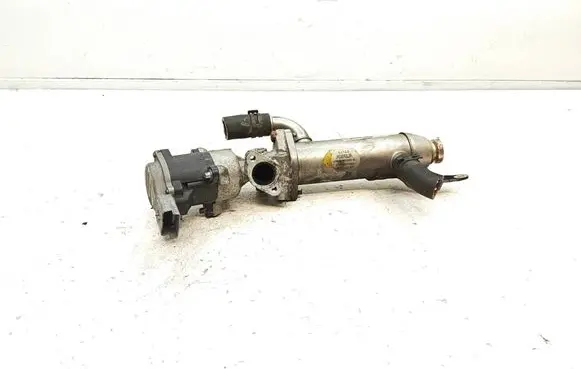 Jaguar XF X250 EGR valve cooler 4R8Q9Y493BJ 215987660 80290125