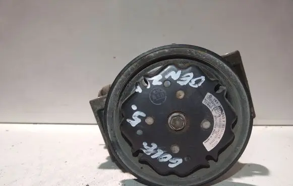 Volkswagen Golf V Air conditioning (A/C) compressor (pump) 1K0820803F