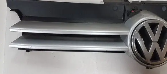 Volkswagen Golf IV Front grill 1J0853651 1J0853655