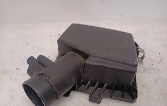 Chevrolet Volt I Air filter box 22752969