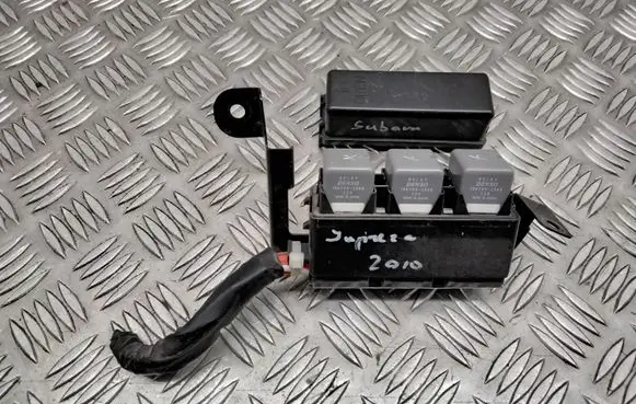 Subaru Impreza III Relay mounting block 1567002960 RB203300B