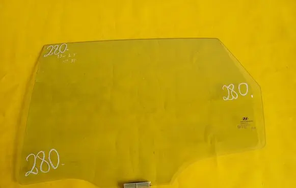 Hyundai i30 Rear door window glass