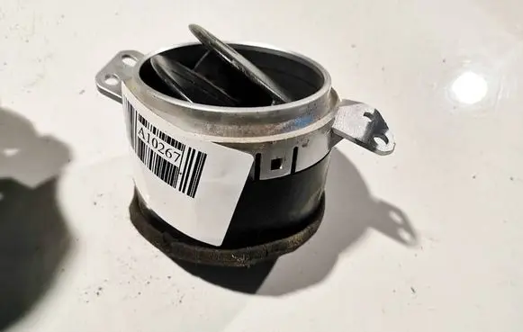 Mitsubishi Outlander Dash center air vent grill