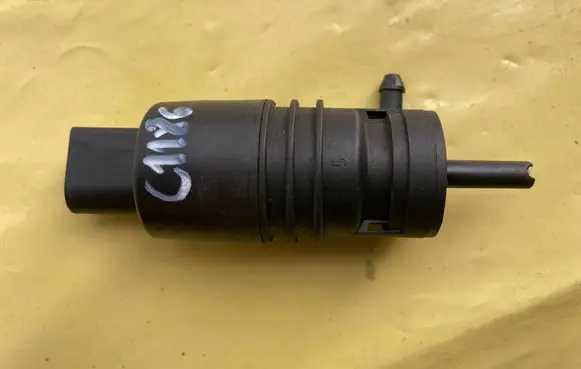 Mercedes-Benz C AMG W204 Windscreen/windshield washer pump A2218690121