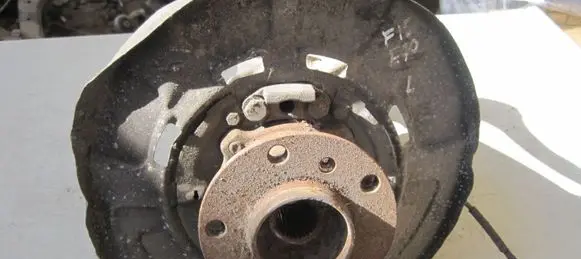 BMW X5 E70 Rear wheel hub 6770983