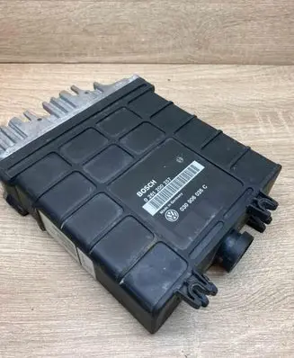 Volkswagen Golf III Engine control unit/module ECU 030906026C 0261200257