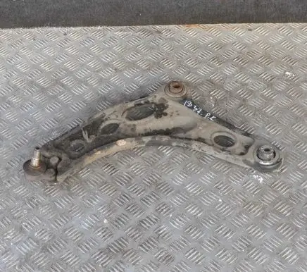 Opel Vivaro Front lower control arm/wishbone 820039500793853464