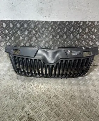 Skoda Fabia Mk2 (5J) Front bumper upper radiator grill 5J0853668C