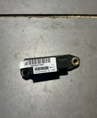 Mercedes-Benz S W220 Airbag deployment crash/impact sensor 2208204426