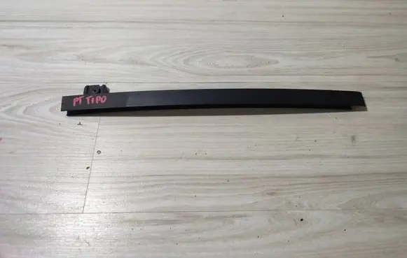 Fiat Tipo Rear door windshield rail 