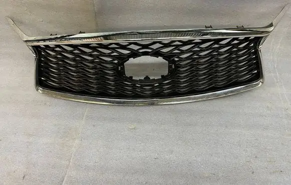 Infiniti QX30 Front grill 623105DA2A