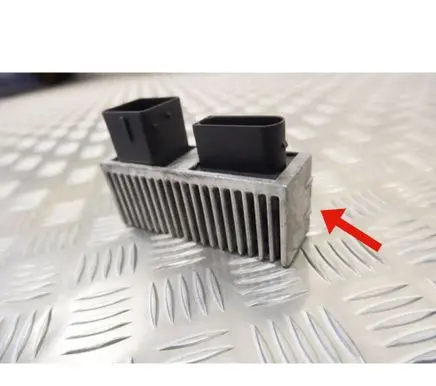 Nissan X-Trail T32 Glow plug pre-heat relay 8200558438