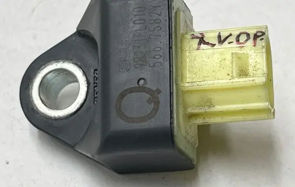 Subaru XV II Airbag deployment crash/impact sensor 98231FL010 5667S82YY