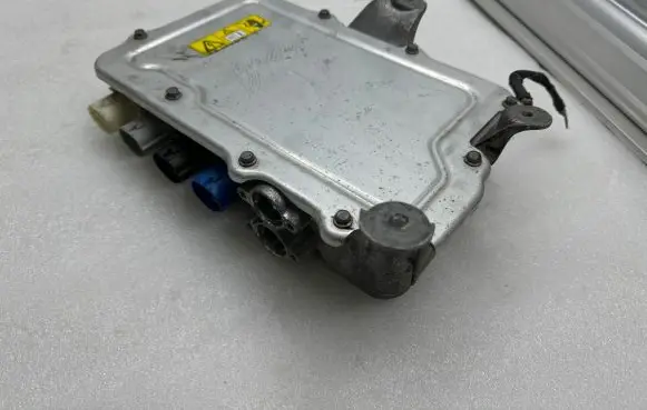 Tesla Model S Voltage converter/converter module 105989100C 0316FR0011919