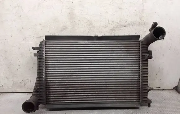 Volkswagen PASSAT B6 Intercooler radiator 