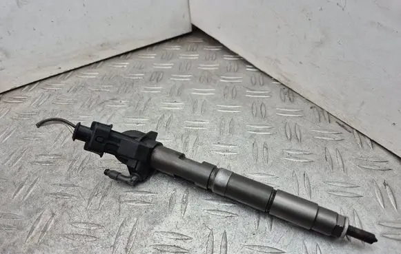 Fuel injector