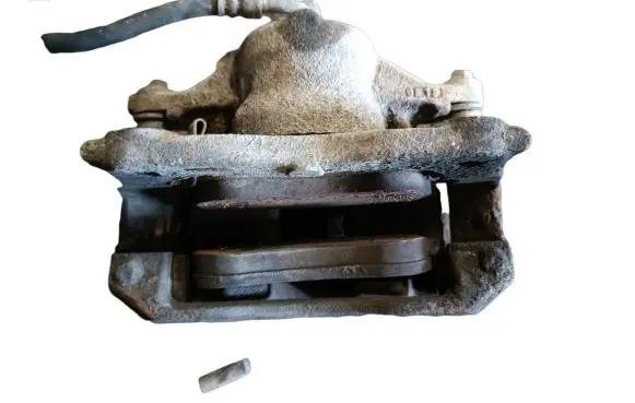 Honda CR-V Front brake caliper