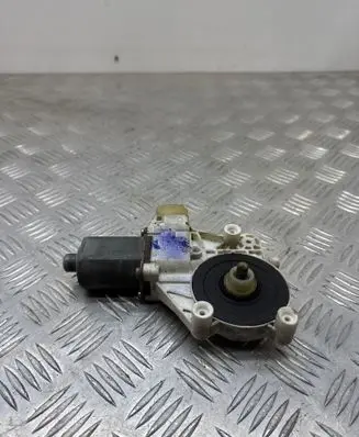 BMW 1 F20 F21 Rear door window regulator motor 0130822514