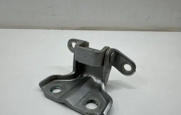 MG ZS Rear door upper hinge 50011625