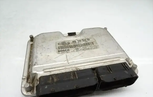 Volkswagen PASSAT B5.5 Engine control unit/module 066906032BD 0261207643