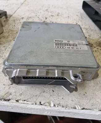 Audi A6 S6 C4 4A Engine control unit/module 0281001320 4A0907401P 28RTD548