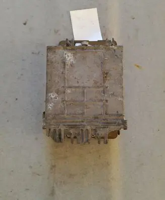 Volkswagen Golf III Engine control unit/module 0281001421