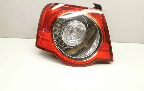 Volkswagen PASSAT B6 Rear/tail lights ZSB3C5945095C