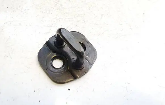 Nissan Note (E11) Rear door lock loop/hook striker 6801