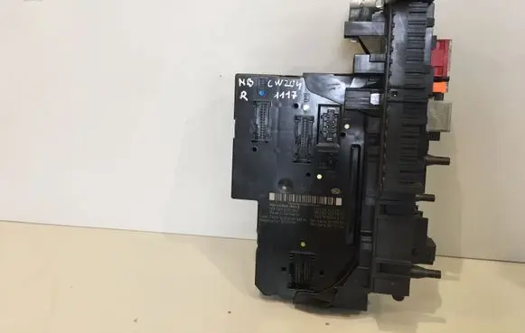 Mercedes-Benz C W204 Fuse module 5DK00922585 2129024301