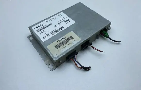 Volkswagen PASSAT CC Head unit multimedia control 8E0035593M 28107969