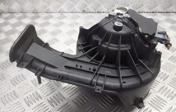 Opel Vectra C Front door blower motor 73421312U