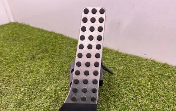 Mercedes-Benz C W204 Accelerator throttle pedal A2043000200