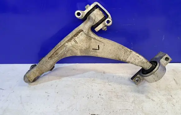 Volvo XC60 Front lower control arm/wishbone 31360644
