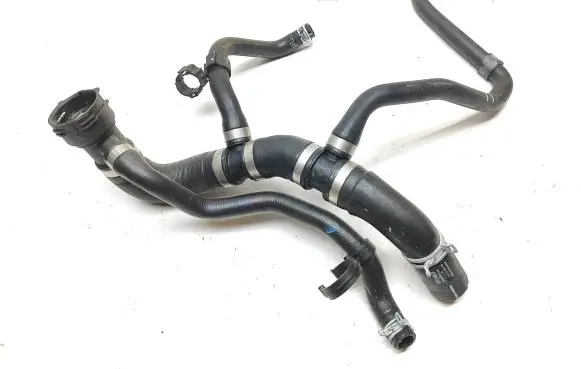 Volvo XC40 Engine coolant pipe/hose 868908800 8809066238
