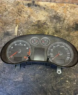 Audi A3 S3 A3 Sportback 8P Speedometer (instrument cluster) 8P0920982M