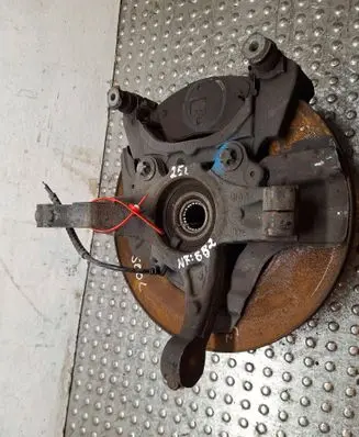 Fiat 500L Front wheel hub spindle knuckle S25056882 51910432
