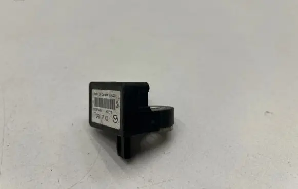 Mazda 6 Airbag deployment crash/impact sensor GP9A57KC0 605FA4BA 02062006