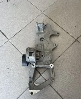 Jaguar F-Pace Generator/alternator bracket BJ3210039AE