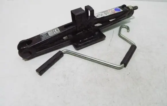 Fiat Bravo Spare wheel mounting bracket 
