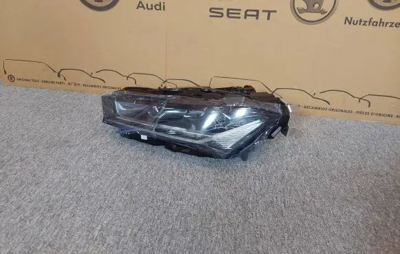 Skoda Superb B8 (3V) Headlight/headlamp 3P1941015A
