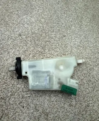 Fuel tank cap lock