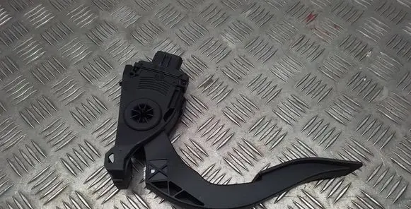 Porsche Macan (95B) Accelerator throttle pedal 8K1723523A