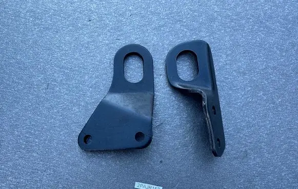 Nissan Patrol Y60 Engine mounting bracket 10006V7201