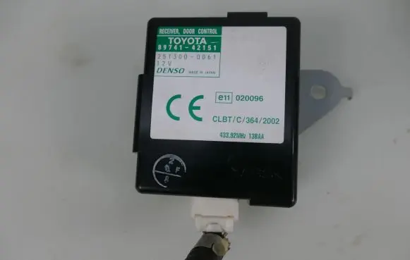 Toyota RAV 4 (XA20) Door control unit/module 89741-42151