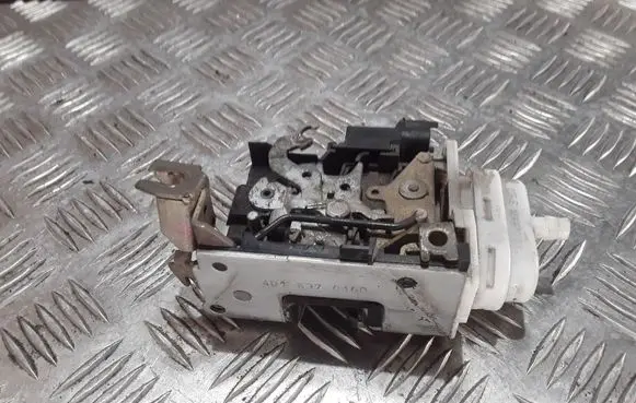 Audi A8 S8 D2 4D Front door lock 4D1837016D