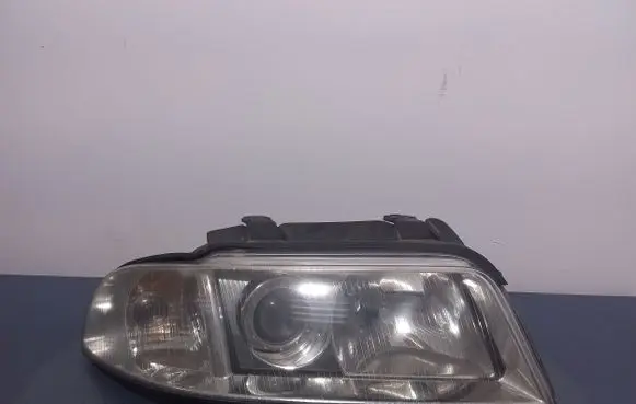 Audi A4 S4 B5 8D Headlight/headlamp 8D0941030AK