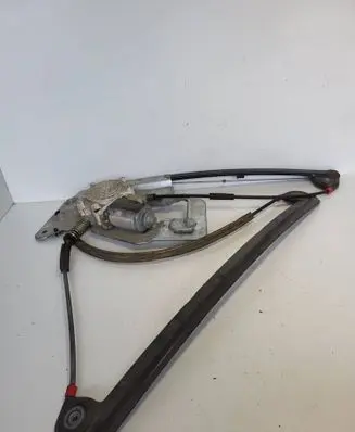 BMW 5 E39 Front door window regulator motor 9110810