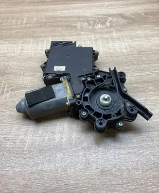 Ford Galaxy Front door window regulator motor 05075500 113760