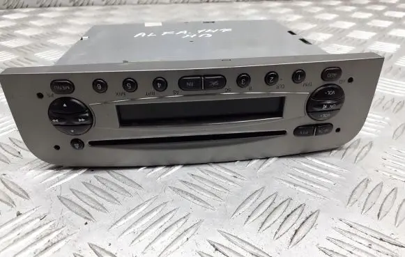 Alfa Romeo 147 Radio/CD/DVD/GPS head unit