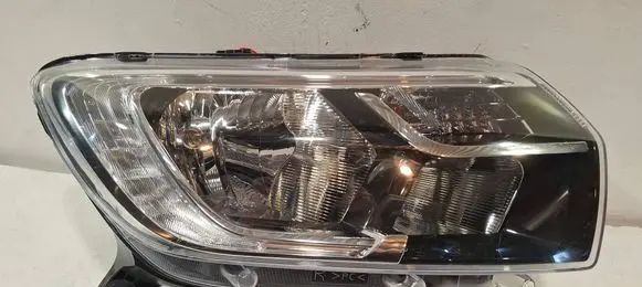 Renault Sandero II Headlight/headlamp 260103933R